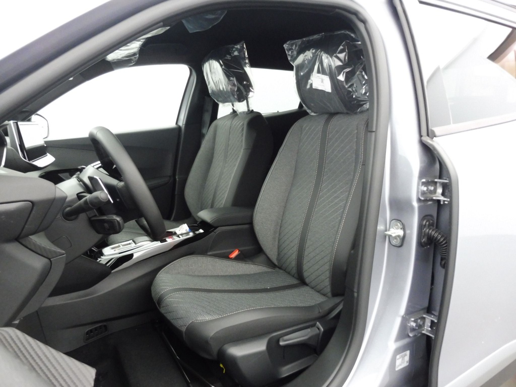 PEUGEOT 2008 1.2 HYBRID 145CH ALLURE E-DCS6 - ref: 73473 - Photo 15