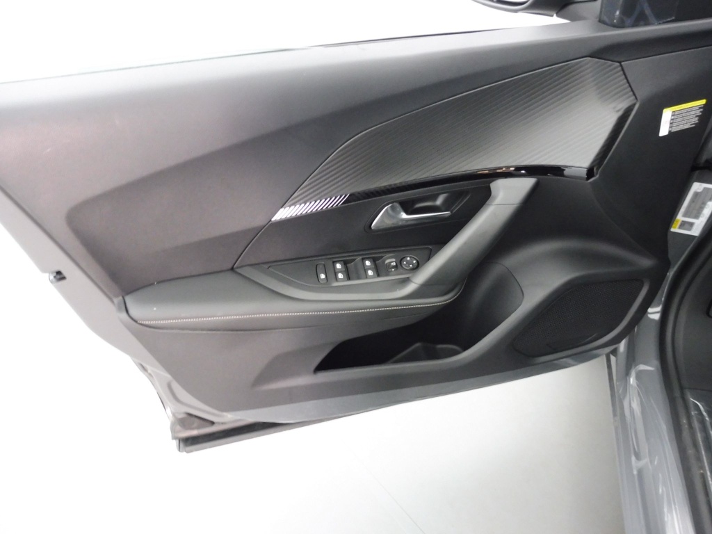 PEUGEOT 2008 1.2 HYBRID 145CH ALLURE E-DCS6 - ref: 73477 - Photo 18