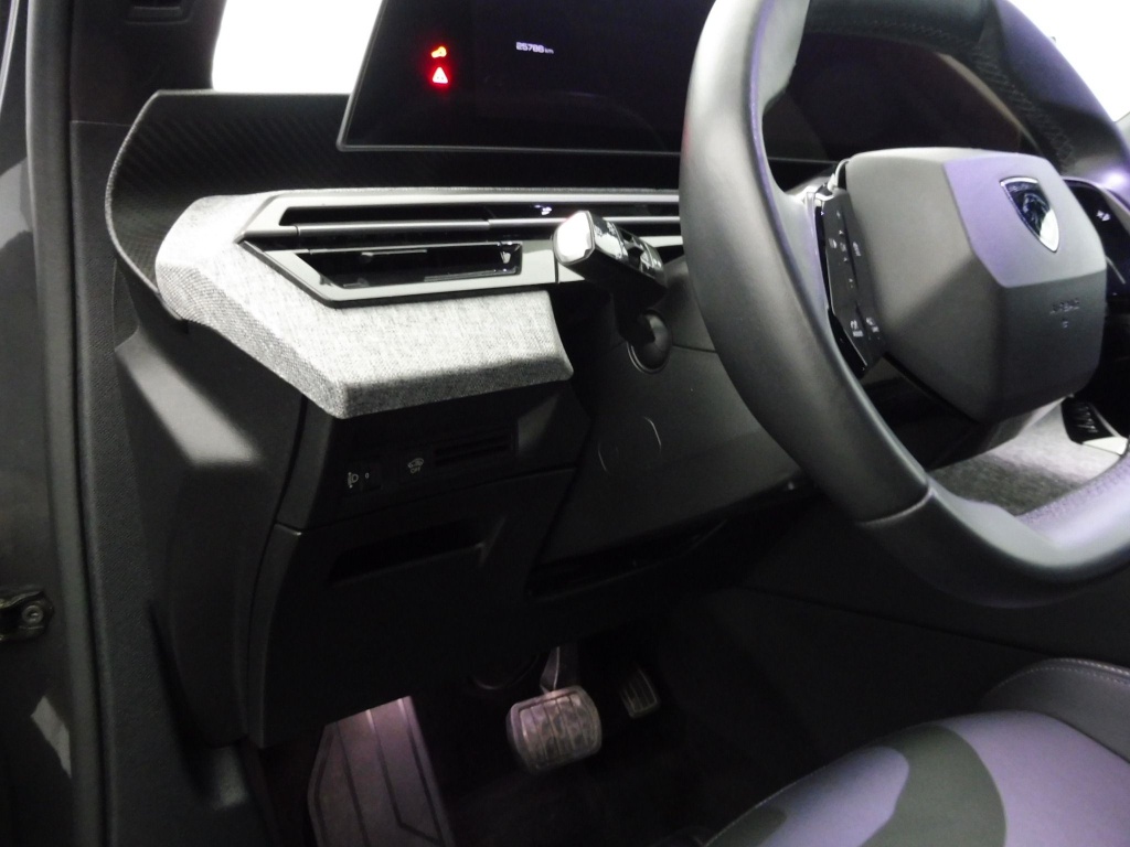 PEUGEOT 3008 1.2 HYBRID 145CH ALLURE E-DCS6 - ref: 73580 - Photo 8