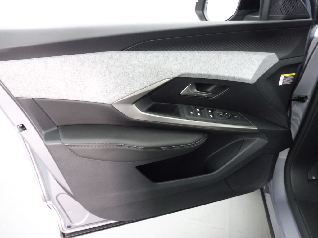 PEUGEOT 3008 1.2 HYBRID 145CH ALLURE E-DCS6 - ref: 73584 - Photo 18