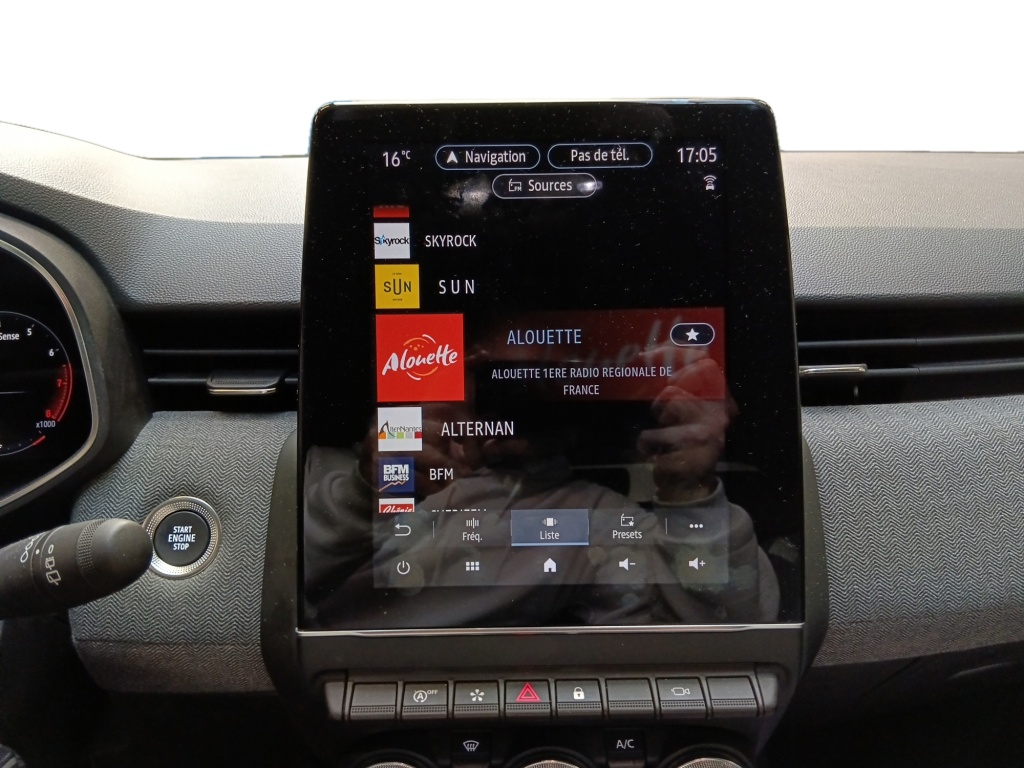 RENAULT Clio 1.0 TCE 90CH TECHNO - ref: 72407 - Photo 17