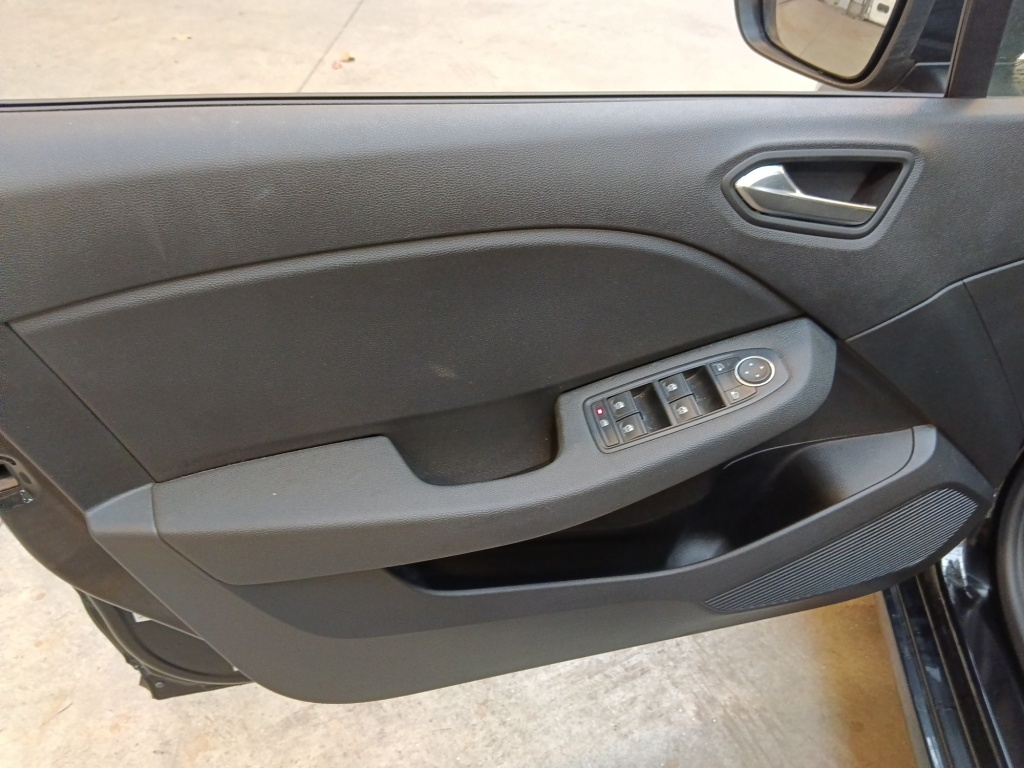 RENAULT Clio 1.5 BLUE DCI 100CH EVOLUTION GSR2 - ref: 72544 - Photo 11