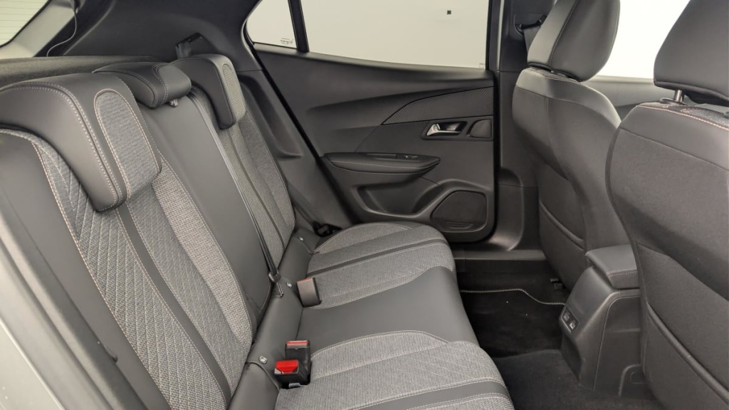 PEUGEOT 2008 PureTech 100 S S BVM6 Allure - ref: 1-313188 - Photo 10