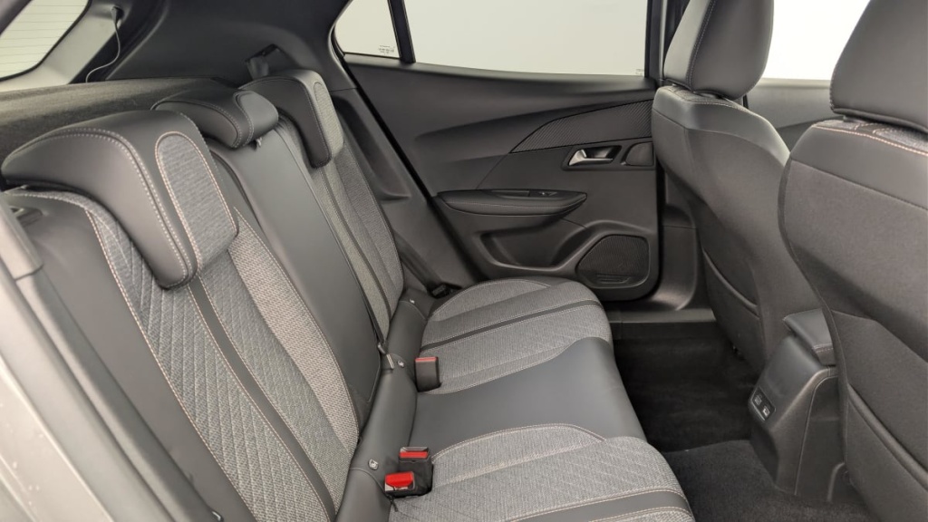 PEUGEOT 2008 PureTech 100 S S BVM6 Allure - ref: 1-313192 - Photo 10