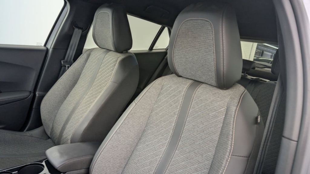PEUGEOT 2008 PureTech 100 S S BVM6 Allure - ref: 1-320368 - Photo 14