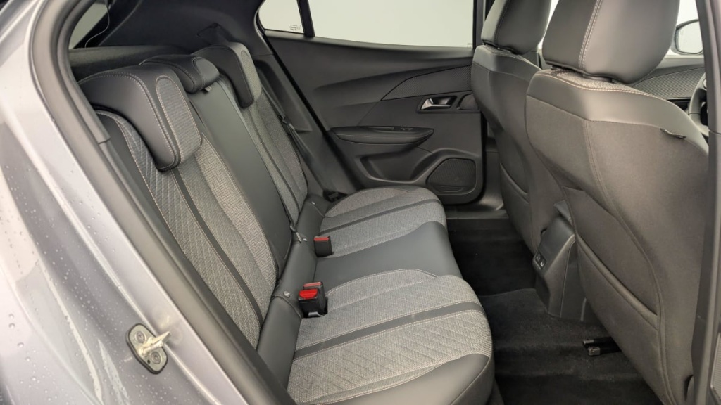 PEUGEOT 2008 PureTech 100 S S BVM6 Allure - ref: 1-320947 - Photo 8