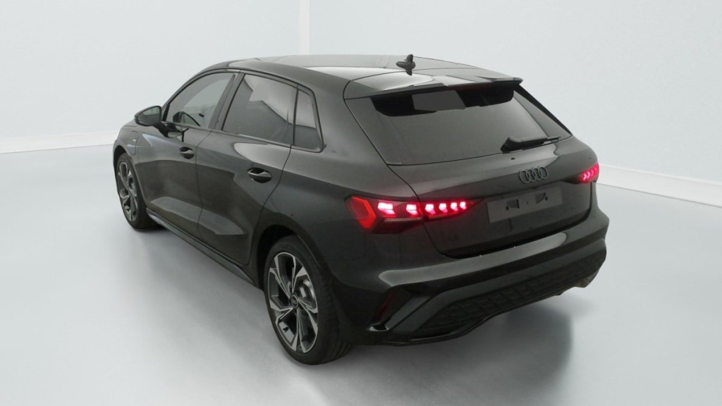 AUDI A3 SPORTBACK NOUVELLE 45 TFSI E HYBRIDE RECHARGEABLE 272 S TRONIC 6 S LINE - ref: 1-326813 - Photo 5