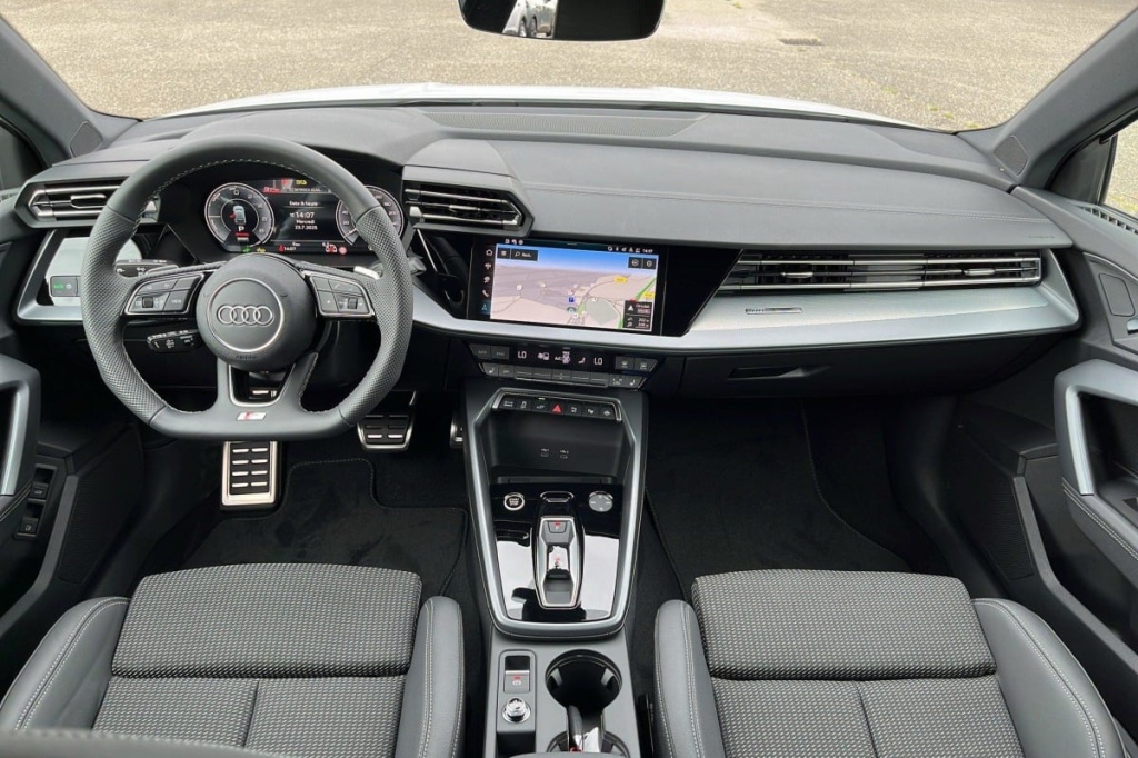AUDI A3 SPORTBACK NOUVELLE 45 TFSI E HYBRIDE RECHARGEABLE 272 S TRONIC 6 S LINE - ref: 1-326827 - Photo 12