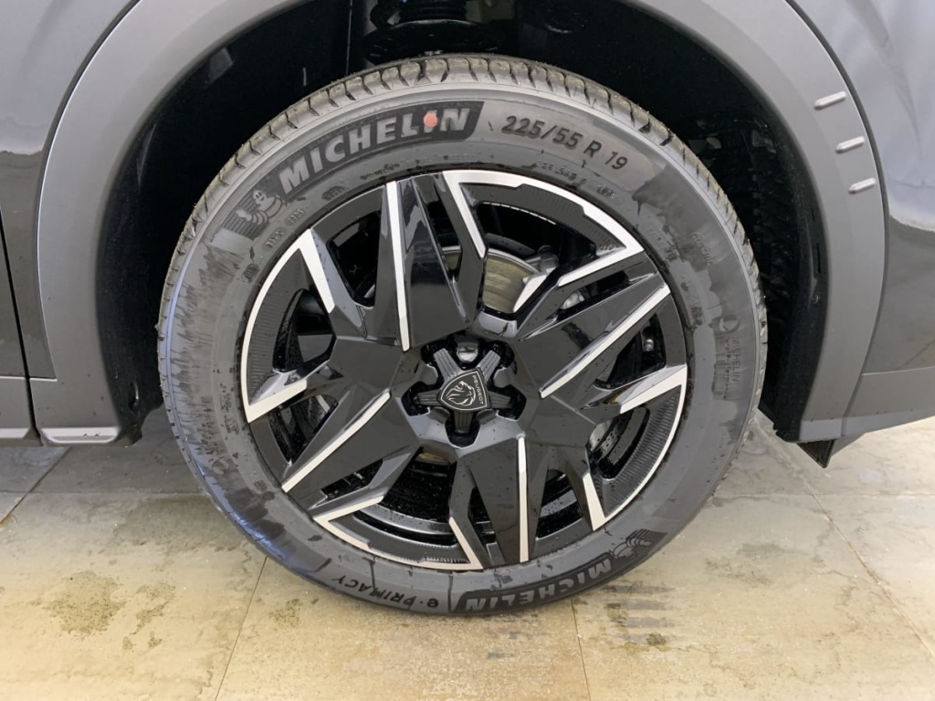 PEUGEOT 3008 Hybrid 145 e-DCS6 Allure - ref: 1-330147 - Photo 14