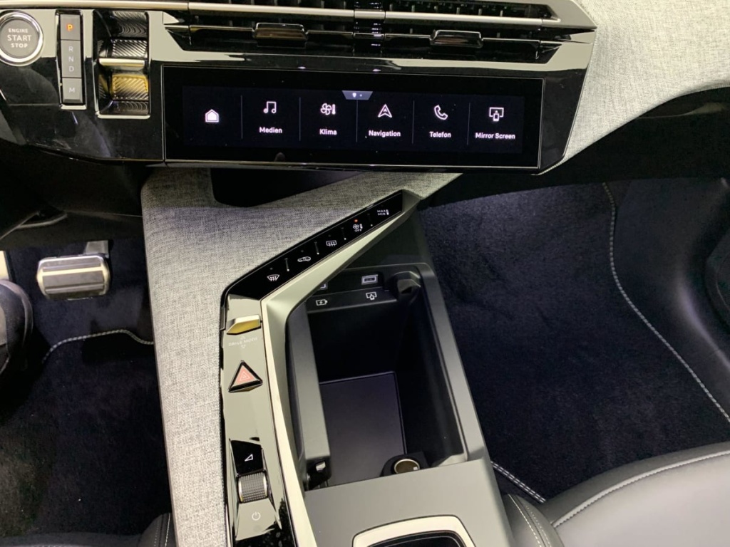 PEUGEOT 3008 Hybrid 145 e-DCS6 GT - ref: 1-330236 - Photo 19