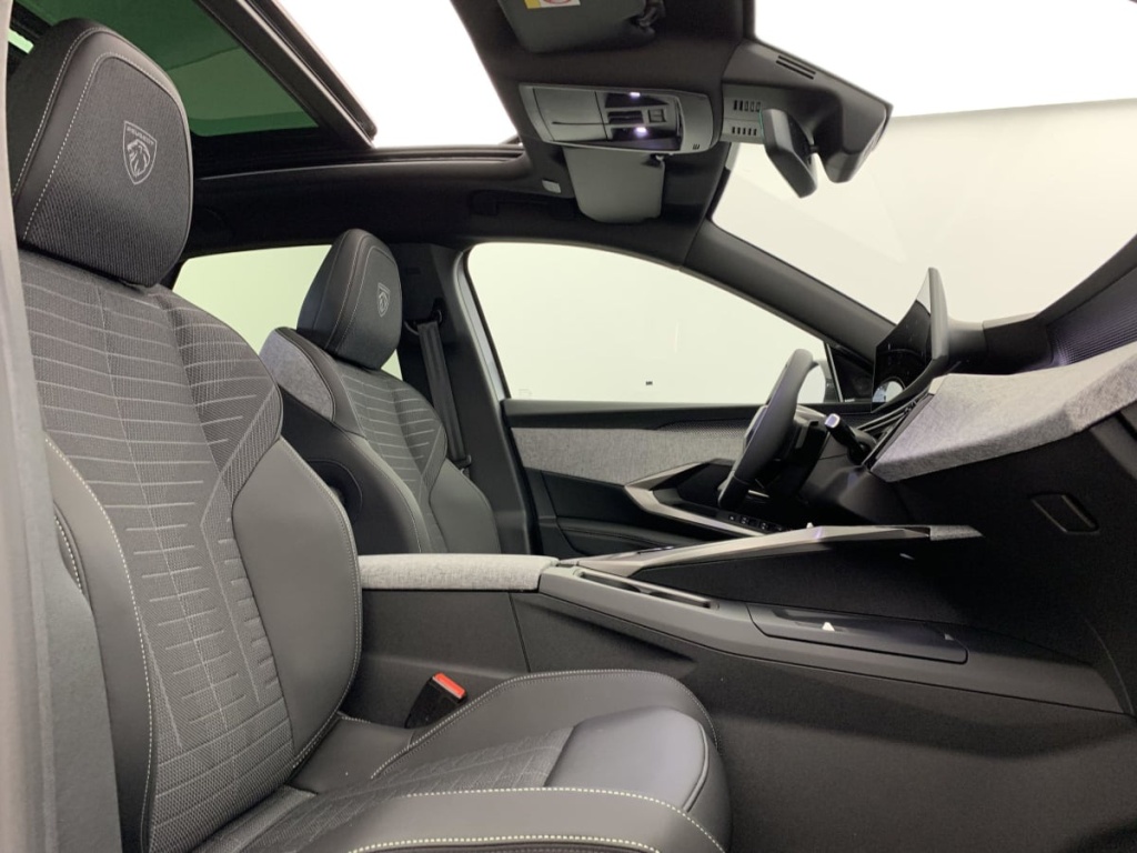 PEUGEOT 3008 Hybrid 145 e-DCS6 GT - ref: 1-330268 - Photo 9