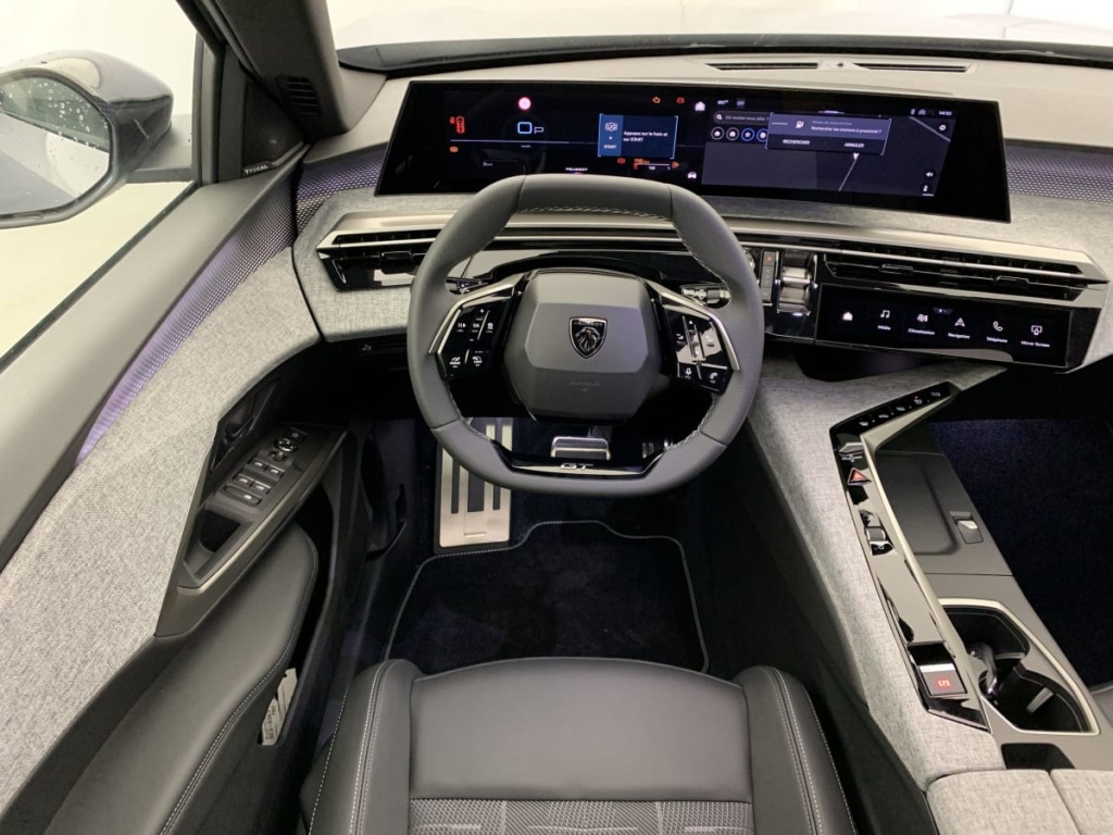 PEUGEOT 3008 Hybrid 145 e-DCS6 GT - ref: 1-330273 - Photo 13