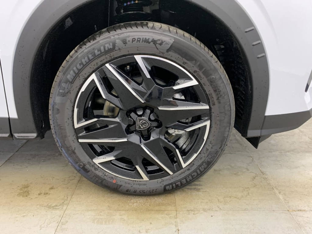 PEUGEOT 5008 Hybrid 145 e-DCS6 Allure - ref: 1-330308 - Photo 15