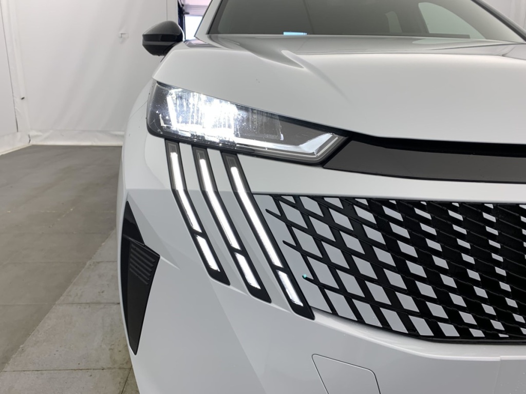 PEUGEOT 5008 Hybrid 145 e-DCS6 Allure - ref: 1-330308 - Photo 16