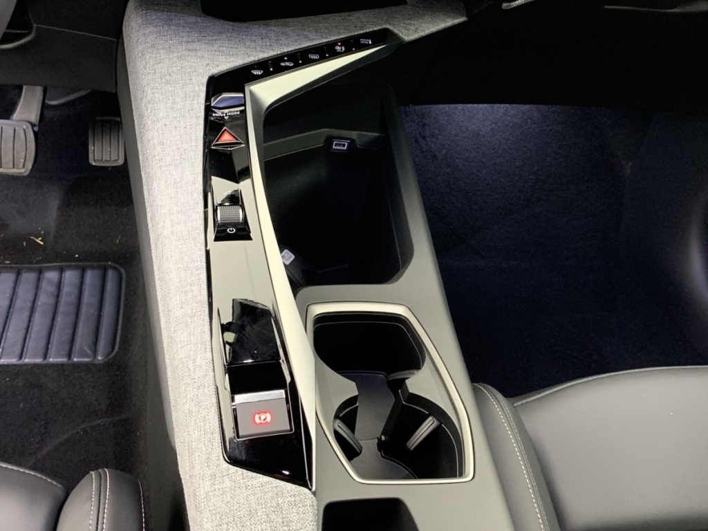 PEUGEOT 5008 Hybrid 145 e-DCS6 Allure - ref: 1-330308 - Photo 20