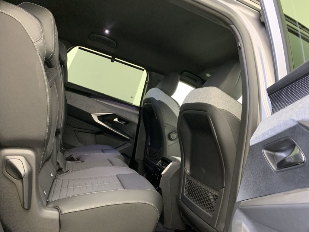 PEUGEOT 5008 Hybrid 145 e-DCS6 GT - ref: 1-330404 - Photo 10
