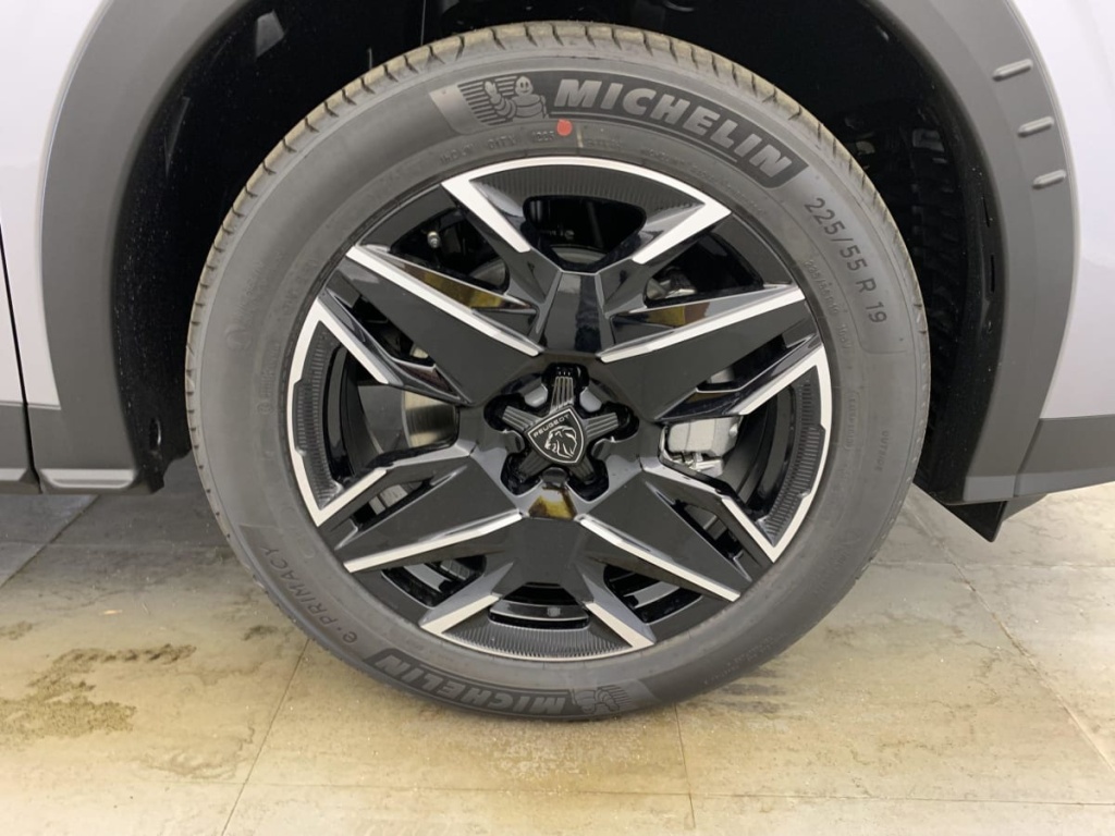 PEUGEOT 5008 Hybrid 145 e-DCS6 GT - ref: 1-330404 - Photo 15