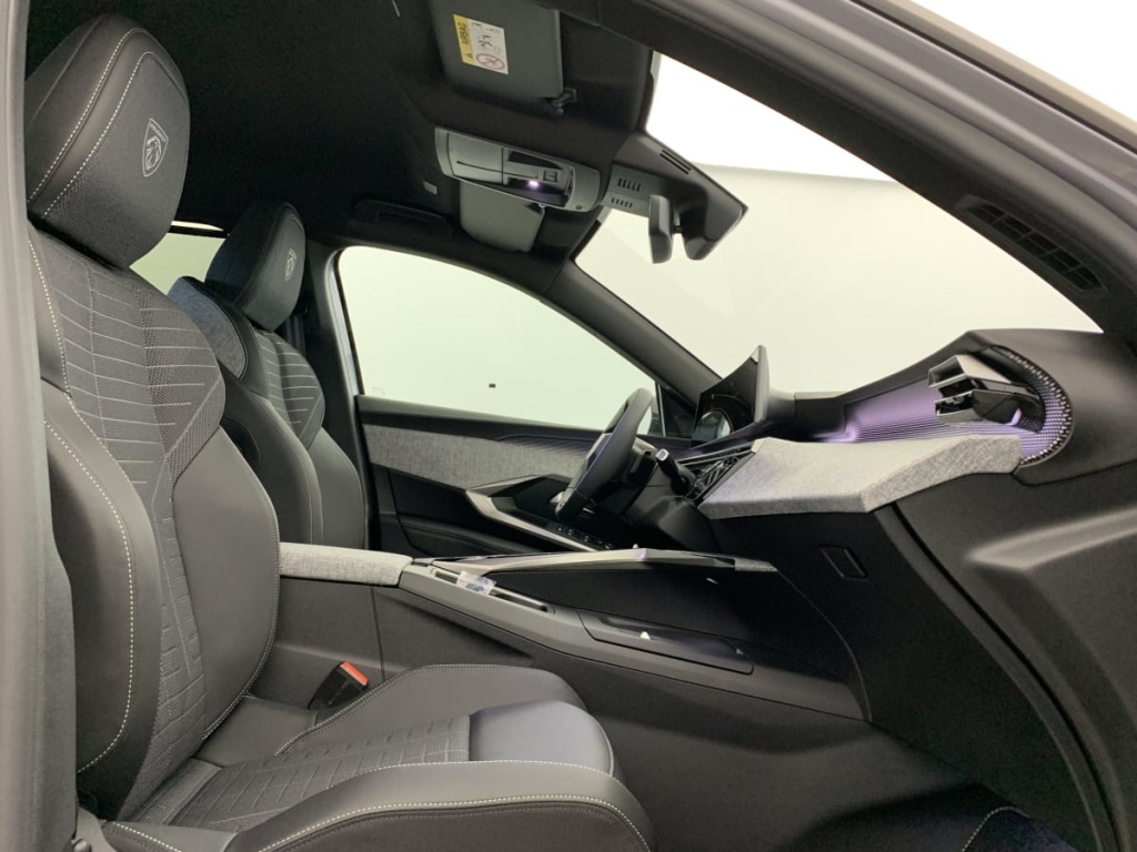 PEUGEOT 5008 Hybrid 145 e-DCS6 GT - ref: 1-330404 - Photo 9