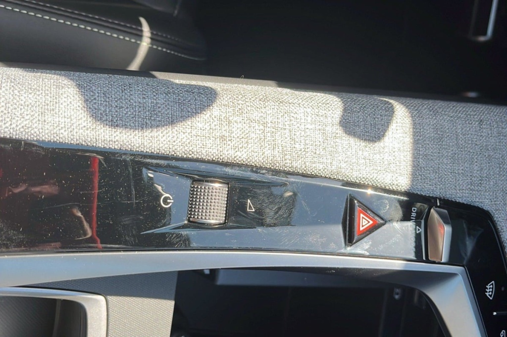 PEUGEOT 5008 Hybrid 145 e-DCS6 GT - ref: 1-330406 - Photo 19