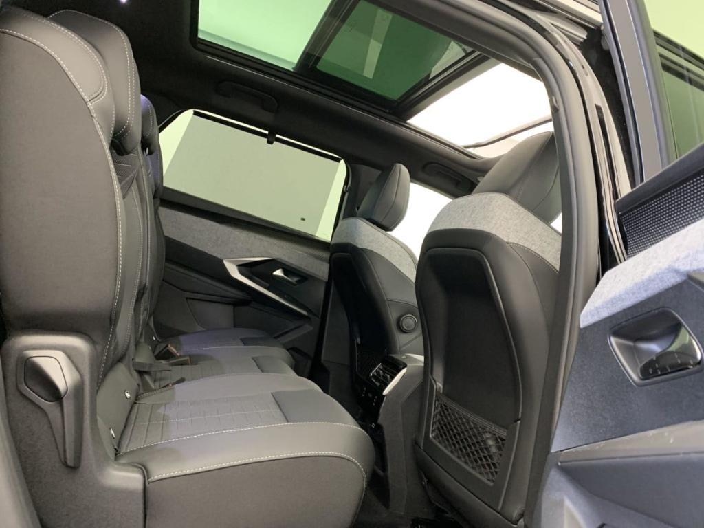 PEUGEOT 5008 Hybrid 145 e-DCS6 GT - ref: 1-330428 - Photo 10