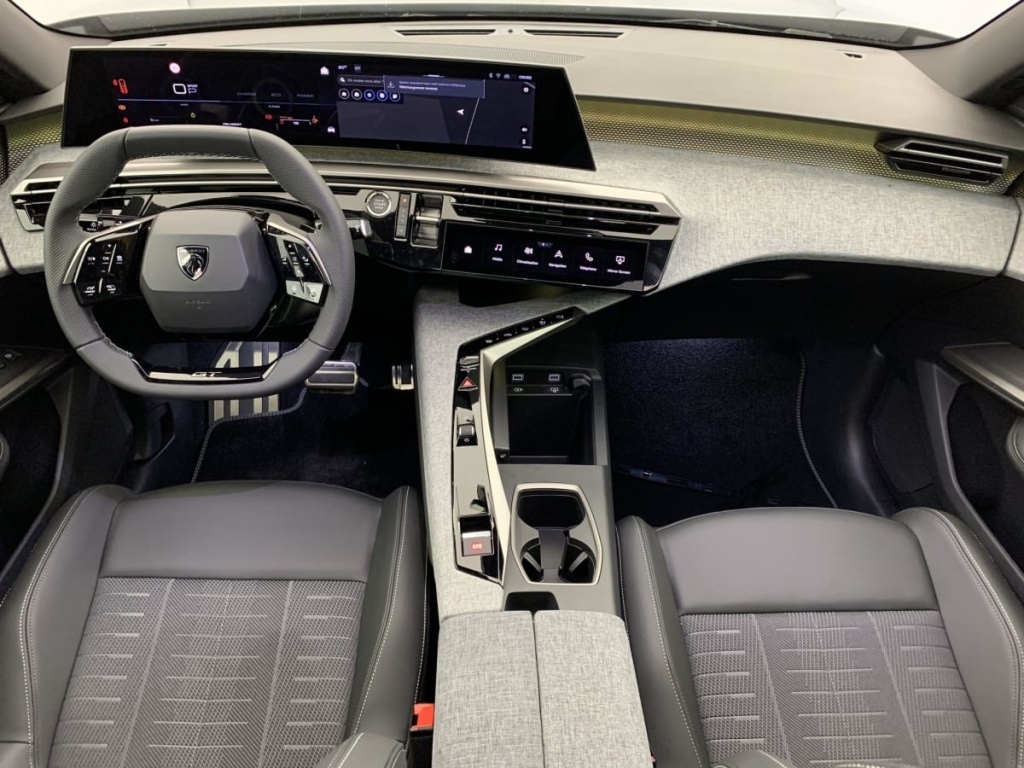 PEUGEOT 5008 Hybrid 145 e-DCS6 GT - ref: 1-330428 - Photo 12