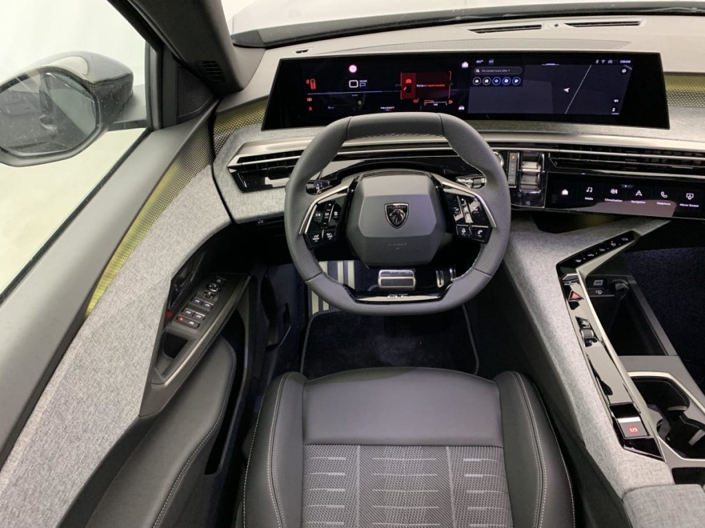 PEUGEOT 5008 Hybrid 145 e-DCS6 GT - ref: 1-330428 - Photo 13