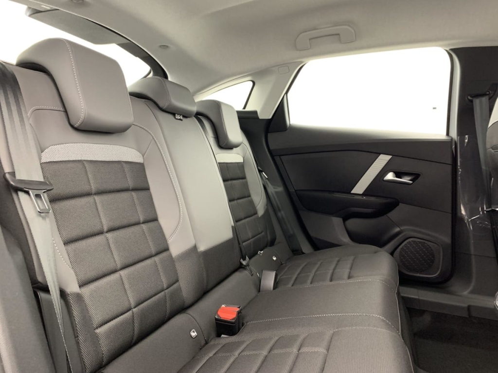 CITROEN C4 Hybride 136 e-DCS6 Plus - ref: 1-331735 - Photo 8