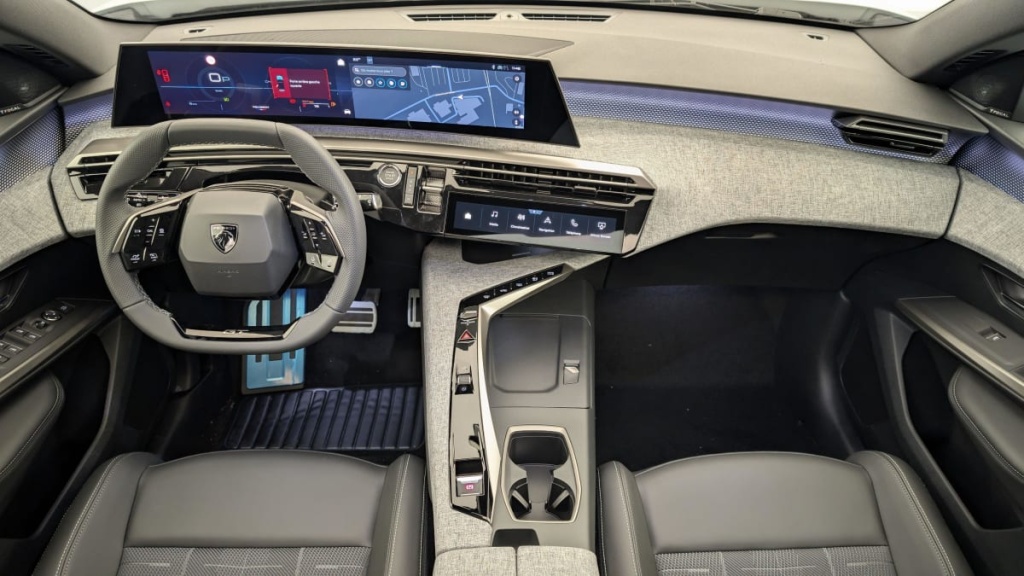 PEUGEOT 3008 Hybrid 145 e-DCS6 GT - ref: 1-333091 - Photo 13