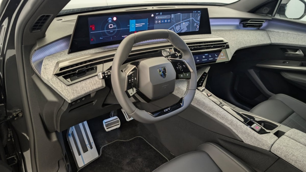 PEUGEOT 3008 Hybrid 145 e-DCS6 GT - ref: 1-333114 - Photo 15