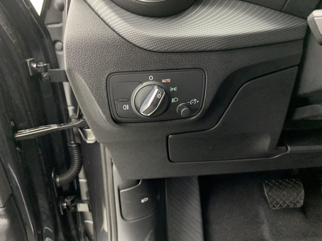 AUDI Q2 35 TFSI 150 S tronic 7 Design - ref: 1-334312 - Photo 20