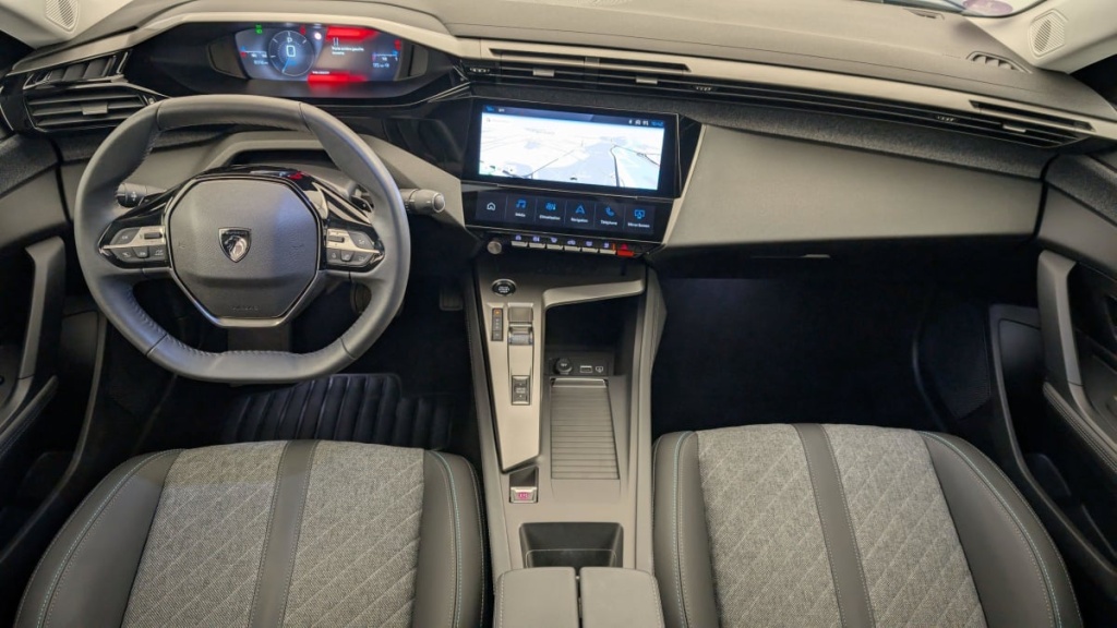 PEUGEOT 408 Hybrid 136 e-DCS6 Allure - ref: 1-334627 - Photo 11