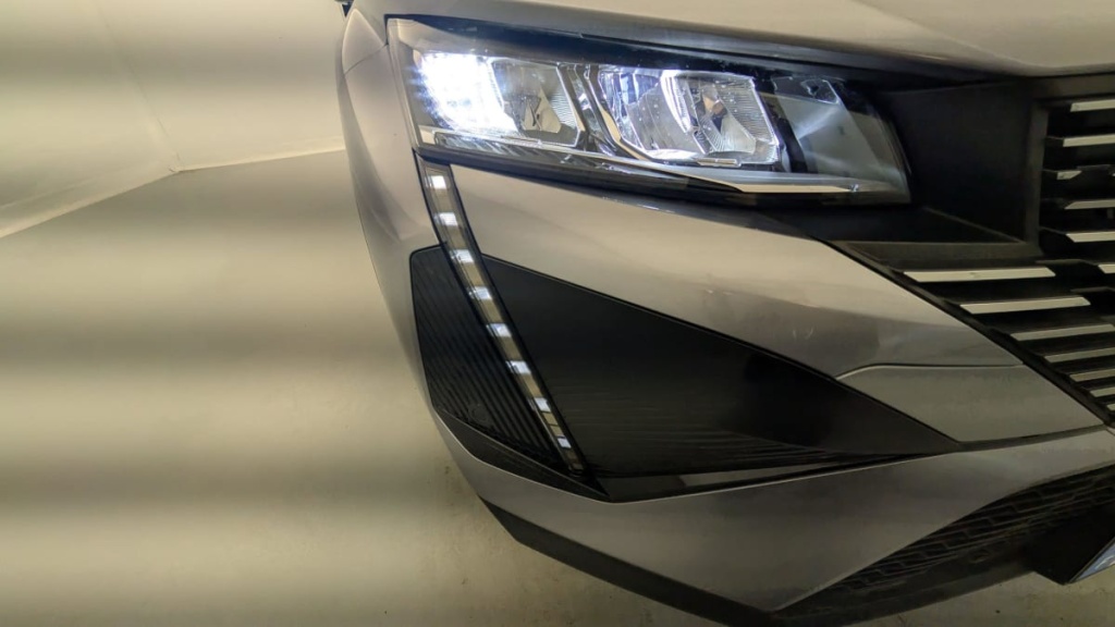 PEUGEOT 408 Hybrid 136 e-DCS6 Allure - ref: 1-334636 - Photo 13
