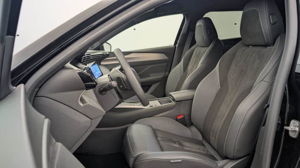 PEUGEOT 408 PureTech 130 ch S S EAT8 GT - ref: 1-334661 - Photo 14