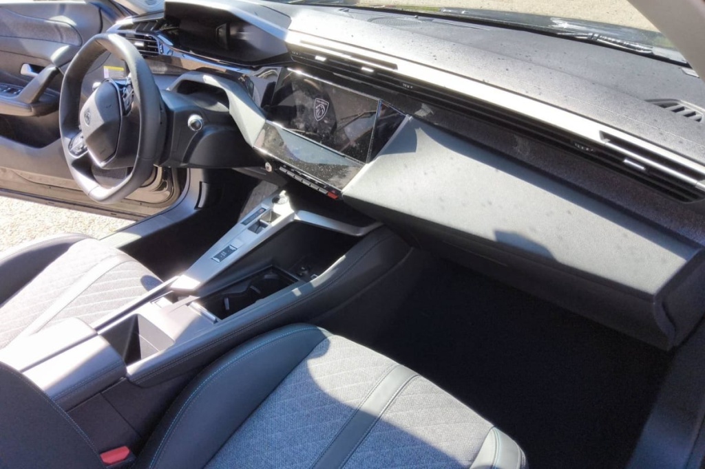 PEUGEOT 408 PureTech 130 ch S S EAT8 Allure Pack - ref: 1-335289 - Photo 10