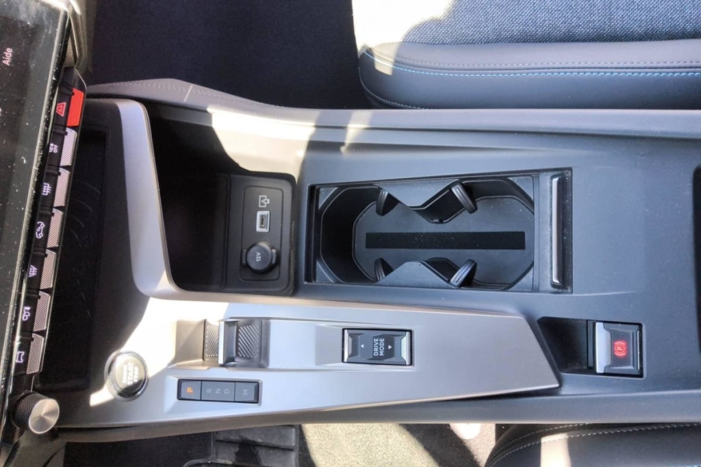 PEUGEOT 408 PureTech 130 ch S S EAT8 Allure Pack - ref: 1-335289 - Photo 14