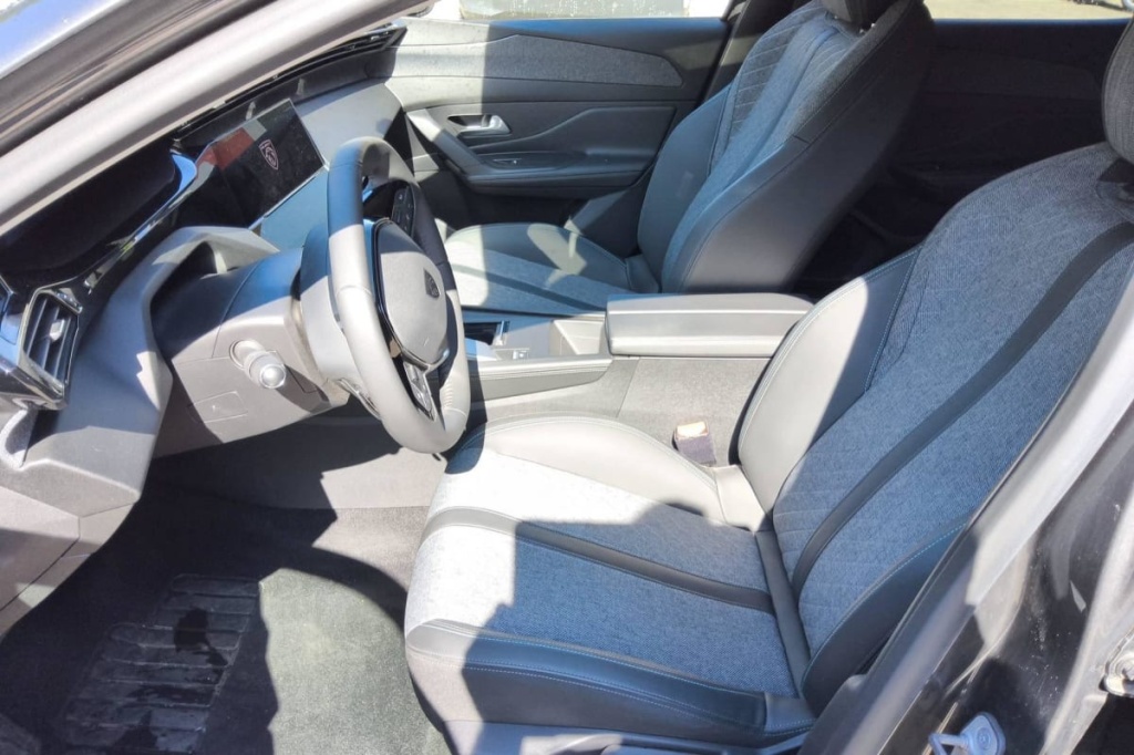PEUGEOT 408 PureTech 130 ch S S EAT8 Allure Pack - ref: 1-335289 - Photo 7