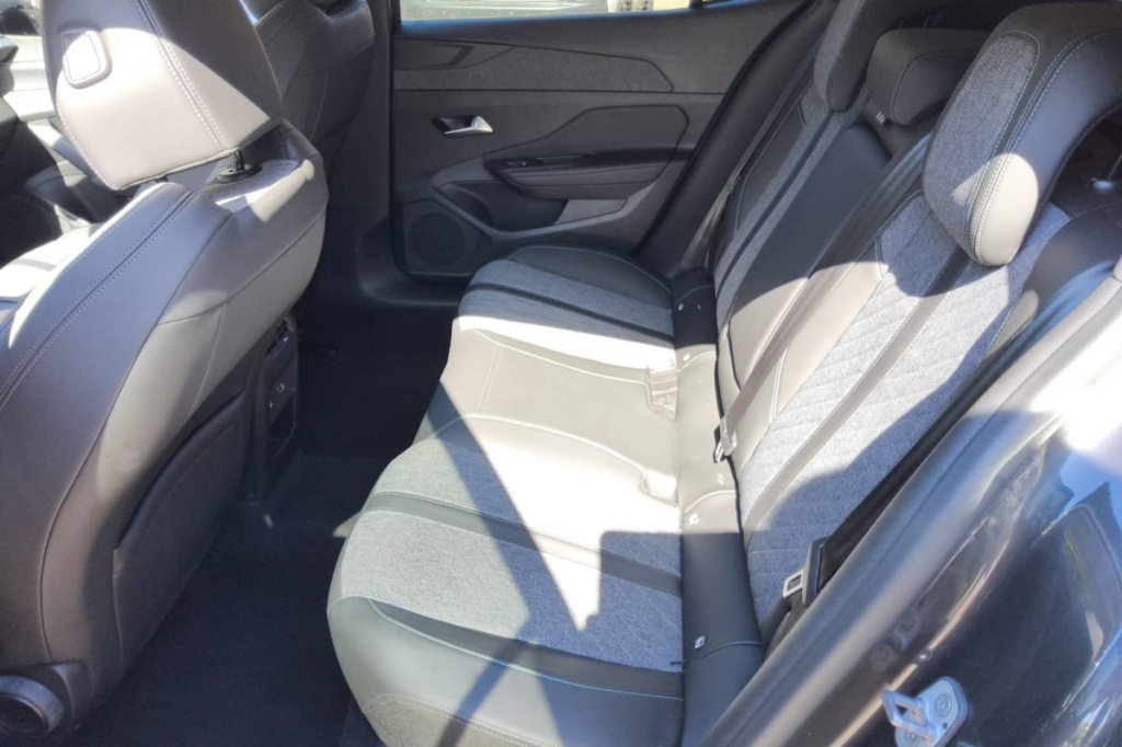 PEUGEOT 408 PureTech 130 ch S S EAT8 Allure Pack - ref: 1-335289 - Photo 8