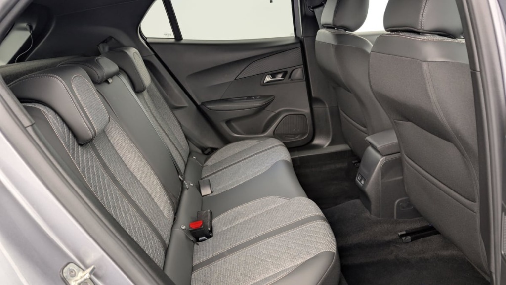 PEUGEOT 2008 PureTech 100 S S BVM6 Allure - ref: 1-335915 - Photo 8