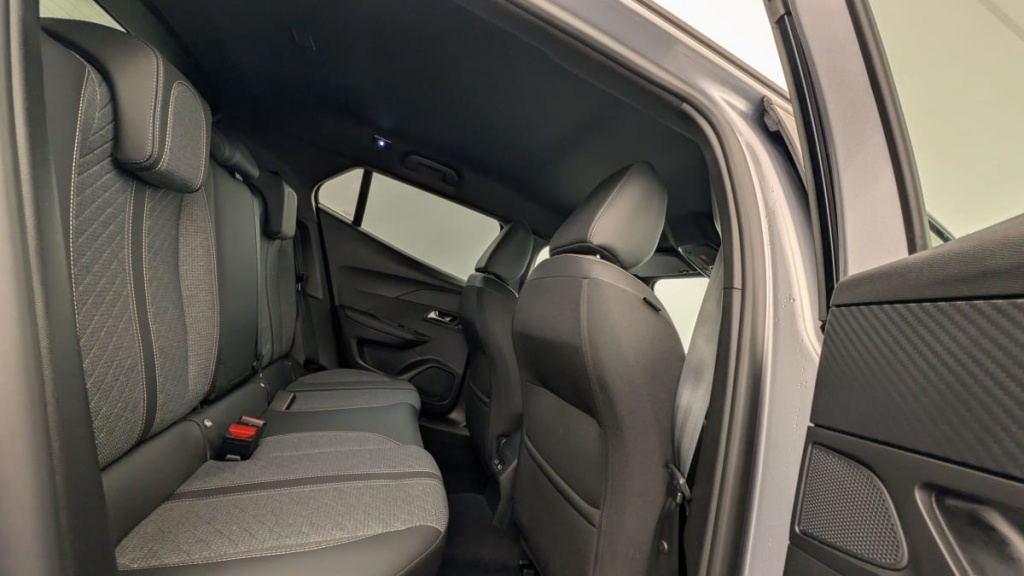 PEUGEOT 2008 PureTech 100 S S BVM6 Allure - ref: 1-335930 - Photo 8