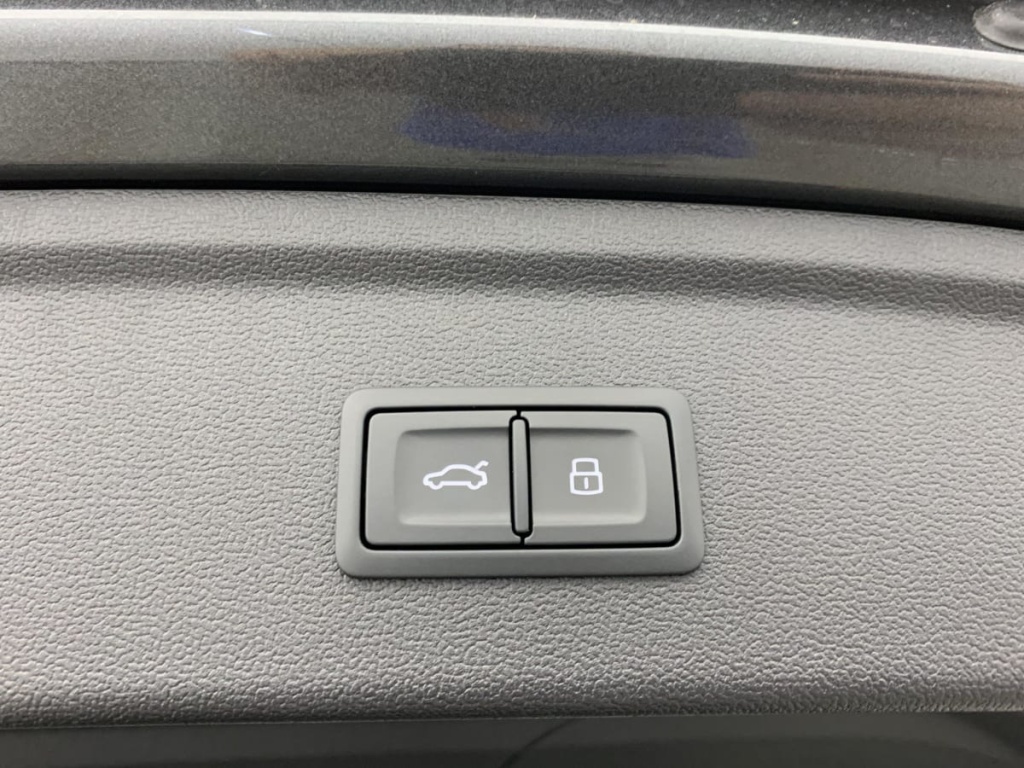 AUDI A3 SPORTBACK NOUVELLE 45 TFSI E HYBRIDE RECHARGEABLE 272 S TRONIC 6 S LINE - ref: 1-336110 - Photo 18