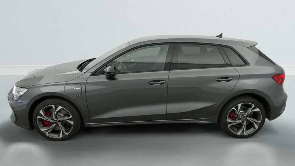 AUDI A3 SPORTBACK NOUVELLE 45 TFSI E HYBRIDE RECHARGEABLE 272 S TRONIC 6 S LINE - ref: 1-336110 - Photo 4