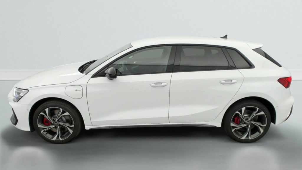 AUDI A3 SPORTBACK NOUVELLE 45 TFSI E HYBRIDE RECHARGEABLE 272 S TRONIC 6 S LINE - ref: 1-336125 - Photo 4