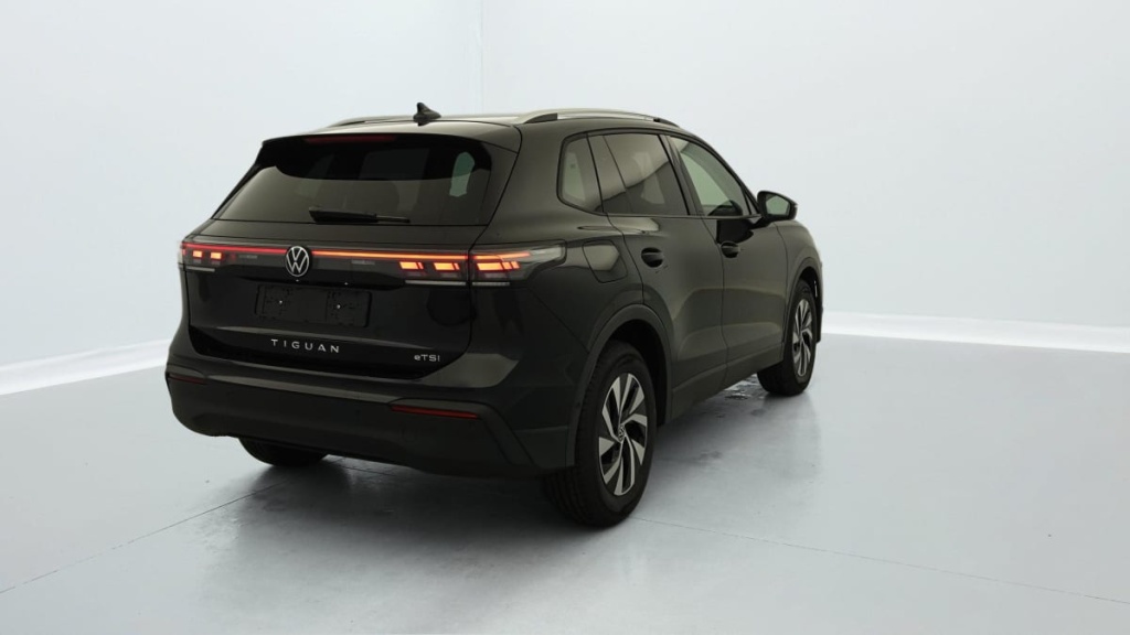 VOLKSWAGEN TIGUAN NOUVEAU 1.5 eTSI 150CV DSG7 LIFE PLUS - ref: 1-337090 - Photo 6