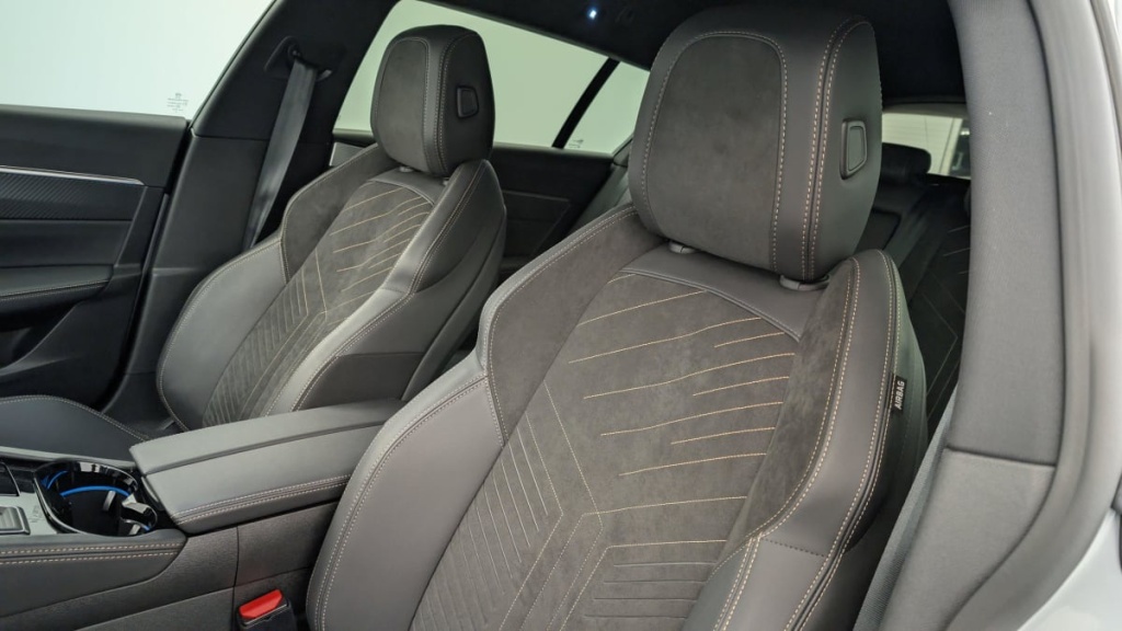 PEUGEOT 508 SW PureTech 130 ch S S EAT8 GT Pack - ref: 1-337139 - Photo 14