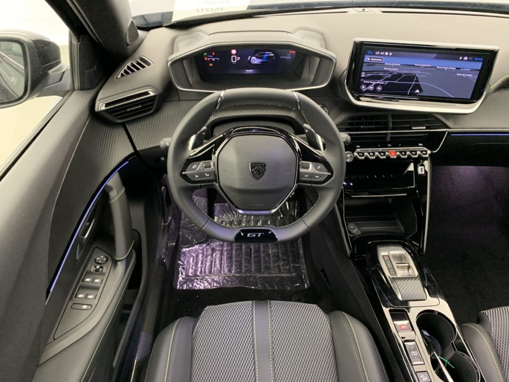 PEUGEOT 2008 Hybrid 145 e-DCS6 GT - ref: 1-337293 - Photo 13