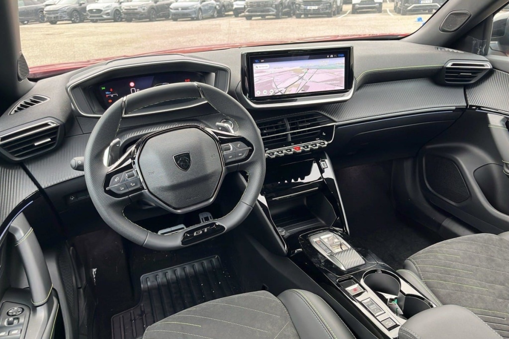 PEUGEOT 2008 Hybrid 145 e-DCS6 GT - ref: 1-337327 - Photo 13