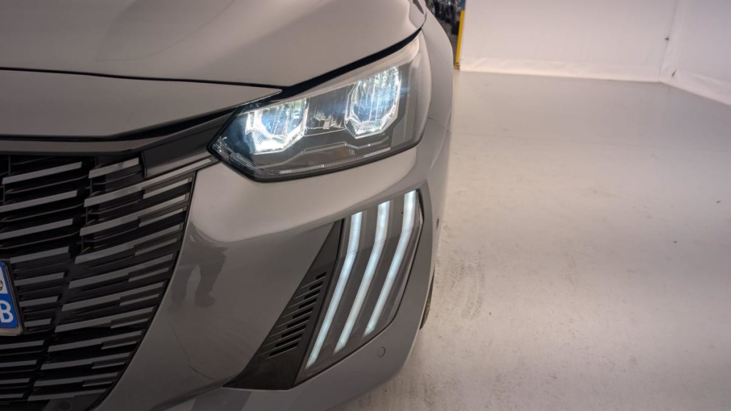 PEUGEOT 208 PureTech 100 S S BVM6 Allure - ref: 1-337937 - Photo 19