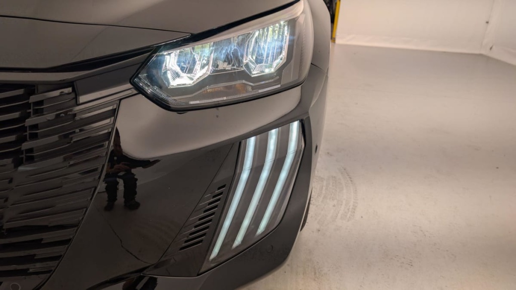 PEUGEOT 208 PureTech 100 S S BVM6 Allure - ref: 1-337976 - Photo 19