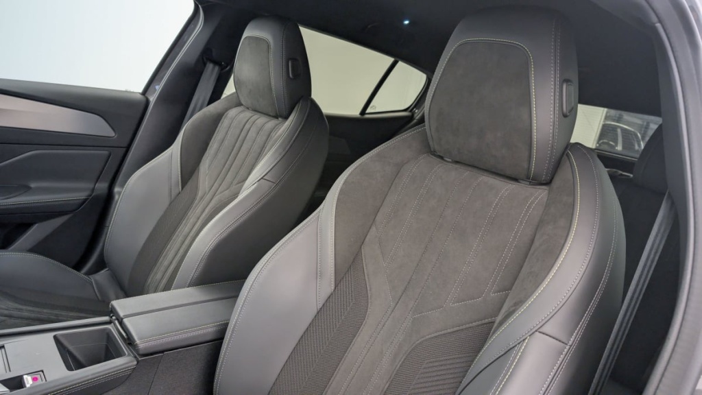 PEUGEOT 408 PureTech 130 ch S S EAT8 GT - ref: 1-339247 - Photo 16