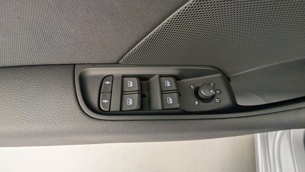 AUDI A3 Sportback Business 35 TFSI COD 150 S TRONIC 7 BUSINESS LINE - ref: 1-340146 - Photo 18